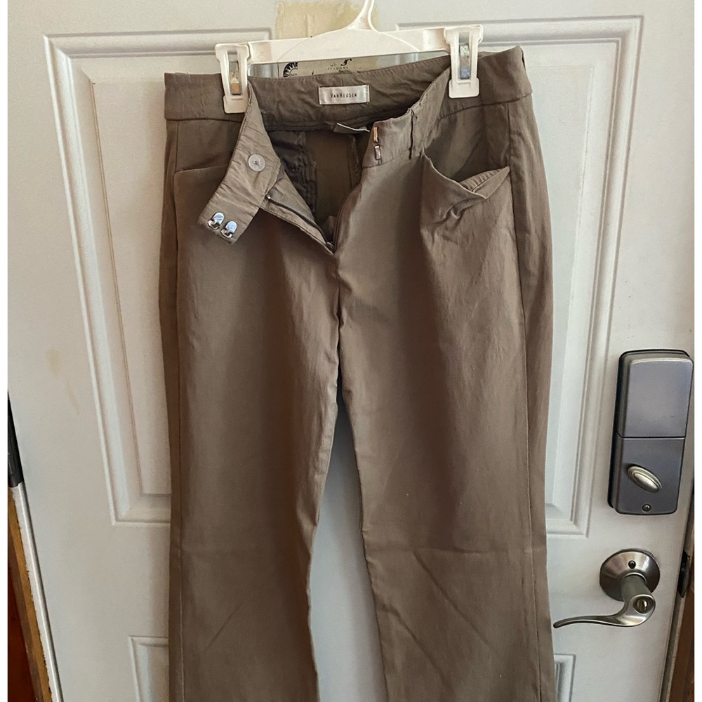 VanHeusen size 6 stretch bootcut pants.